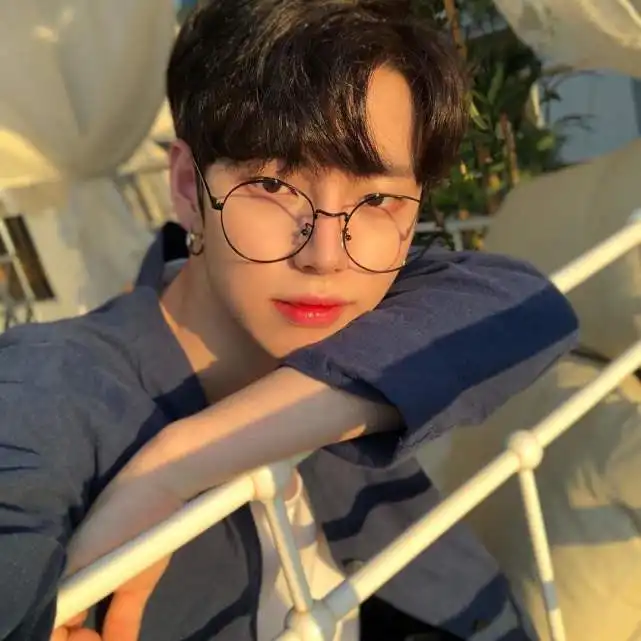 为啥00后都喜欢体育生呢班主任说出大实话,真相让人意外