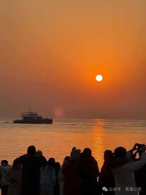 万人奔赴2025,在日照一起追光