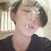 谁有好看的男生抽烟颓废头像