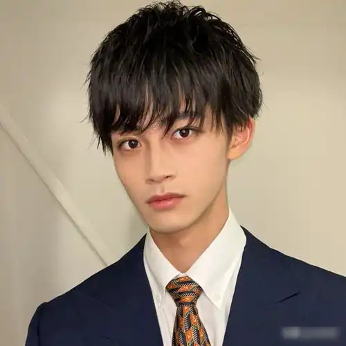 飞机烫发型男今日头条