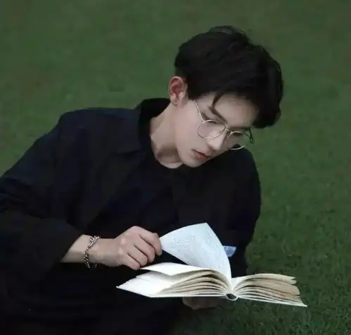 男生头像之前总羡慕戴眼镜的人,直到成为那种人后却只想着如何摘掉它