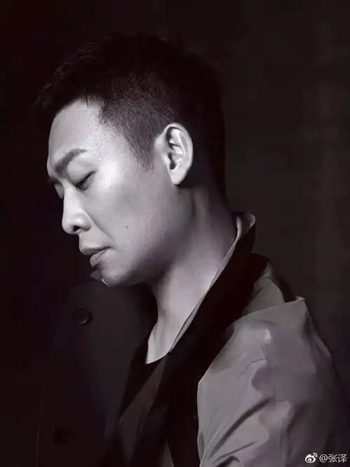 被嘲其貌不扬,十年龙套被女友抛弃,如今陈乔恩殷桃都抢着给他当老婆