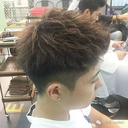 男生烫发参考图