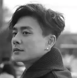 黄宗泽菠萝头新造型网友有颜值任性,主要靠气质