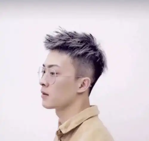 秋天的发型就要帅的讲究