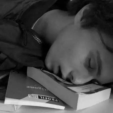 黑白冷酷男生头像,痞帅黑白冷酷男生头像真人