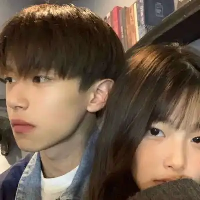 ins小众一对两张情头你是声色张情侣头像我要个性网