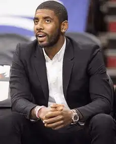 骑士该叫骑士男模队了,詹姆斯霸气,乐福太帅,最骚的就是史密斯