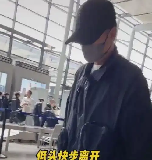 张雯雯和男友出去吃饭,紧紧抱住她,感情甜蜜,爆料已见父母