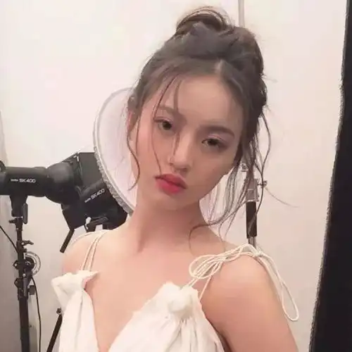 头像喜欢安静却也害怕孤单