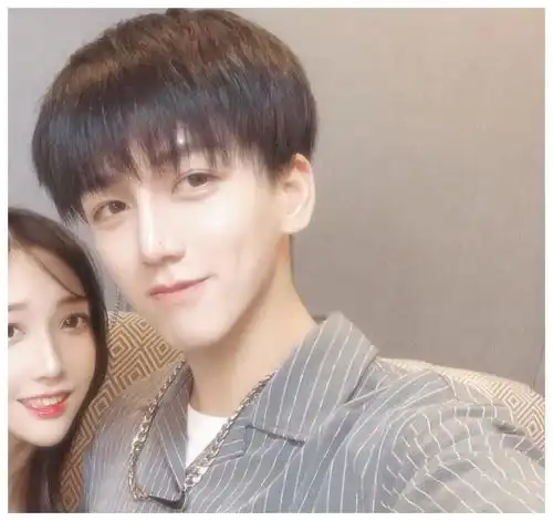 ins氟西汀高清情侣头像,张张超甜腻,情敌看到偷偷模仿