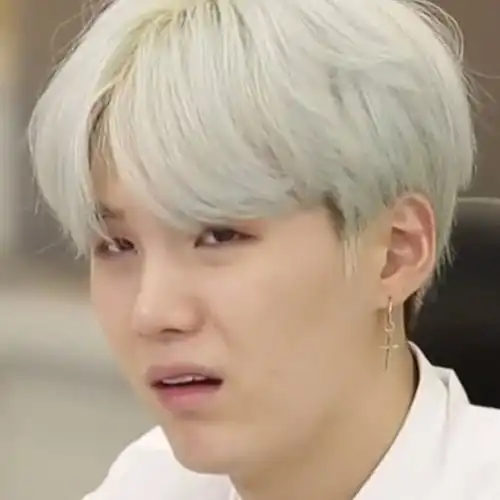 方阿米与闵pd的情侣日常认真工作的男人最有魅力