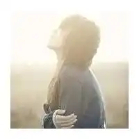 阳光下的非主流女生头像,要侧面或者背面,有朦胧感,要长发