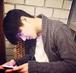 男生手机里最不让看的3个软件,微信第三,第一看完瞬间崩溃