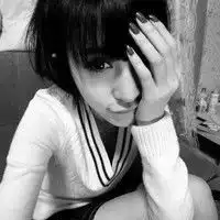 超个性的黑白女生qq头像