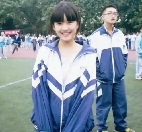 赵露思出道前,沈月出道前,鞠婧祎出道前,看到她出道前你是咋火的