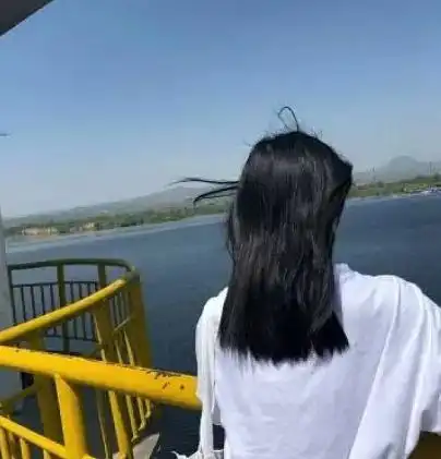 低情商普遍做的三件事,难怪别人说你土,还以为很帅