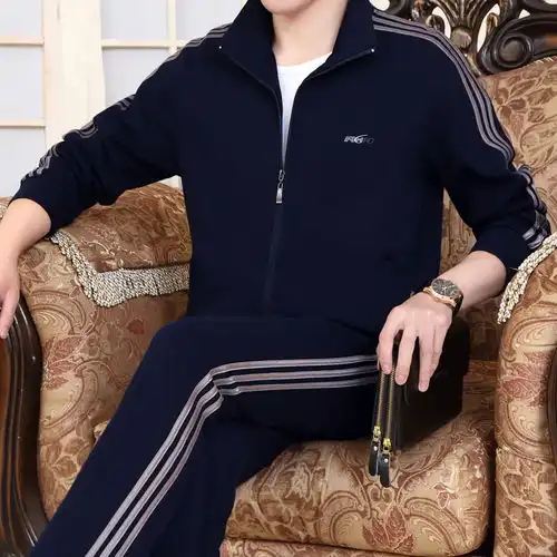 穿上这样的卫衣套装,满大街回头率都归你,让你倍有面