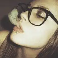 头像吧女头欧美风抽烟微信头像图片大全