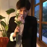 成熟一点的男生头像真人比较成熟一点的熟男头像