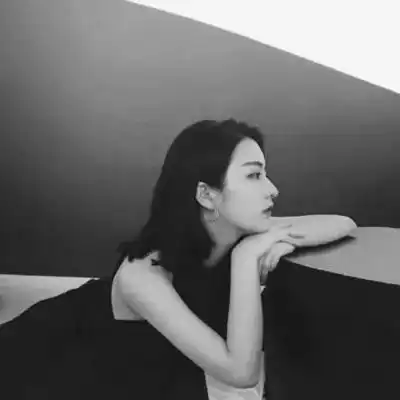 孤独的头像女生头像寂寞伤感图片