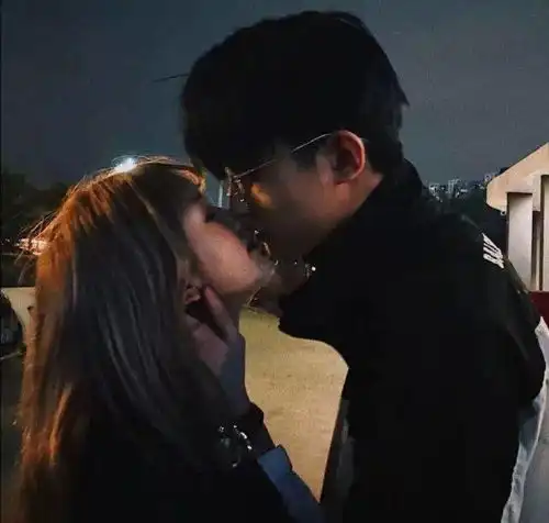 头像很多好事都在等你长大