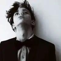 深沉头像男生装深沉的男生头像图片