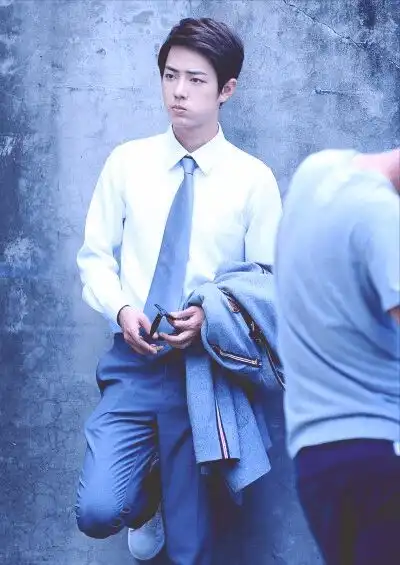 肖战跟李沁恋爱了当事人作出回应,多关注演员作品不好吗