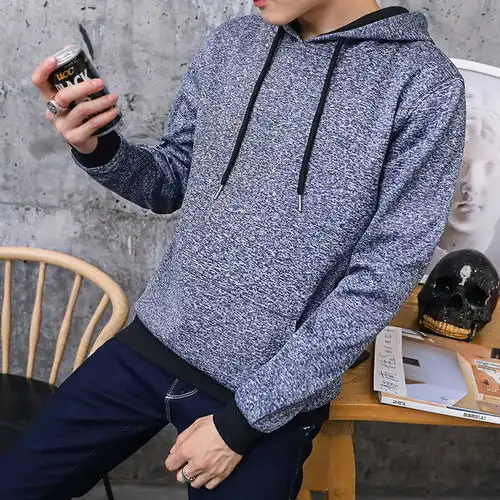 别穿过时打底衫了,8090后男人正流行这样穿,真的很养眼