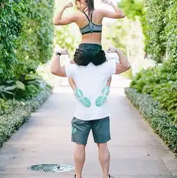 她和男朋友发明7分钟家庭健身法,让千万人逆袭成了性感女神