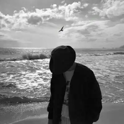 黑白男生微博头像伤感忧郁2018精选伤了醉了哭了醒了心死了