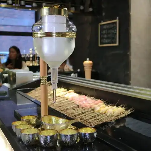 厦门炫酷黑金风格居酒屋,精致日式炭火料理,超带感的聚会胜地