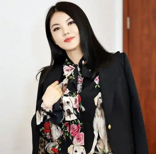 李湘辟谣在英国购买千万房产传言越来越离谱,请不要乱写啦