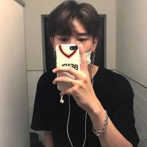 头像丨男生靠自己生活,灵魂都是安宁的