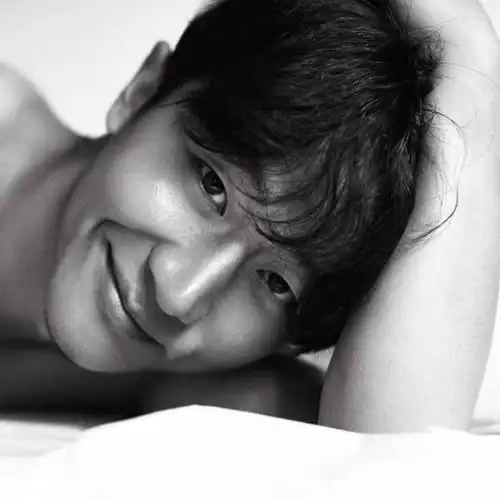 爱相随,梦相依男神黄轩黑白写真