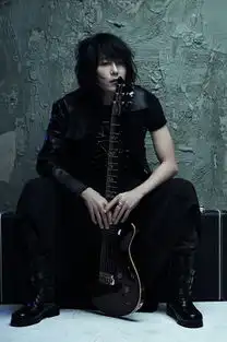 黄义达演唱会暗黑系造型提前曝光