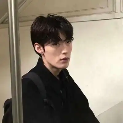 伤感冷漠头像男生图片qq头像男生冷漠孤傲图片