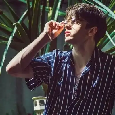 欧美男头情出自愿,事过无悔