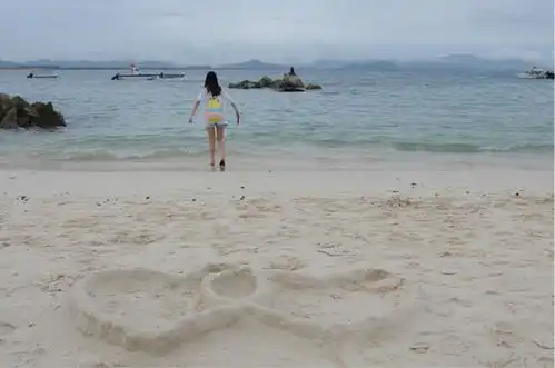 一男带二女游三亚,为何闺蜜比我还高兴啊老公是我的,不是你的