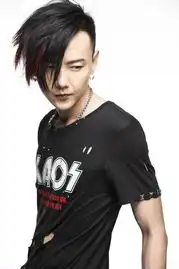 黄义达人气爆棚朋克造型抢眼