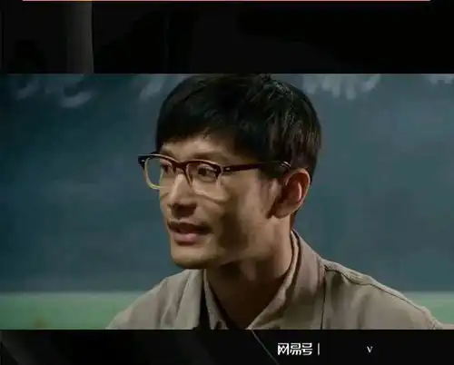 黄晓明这回真听劝了,网友,这样有男人味和亲和力,终于不油腻了