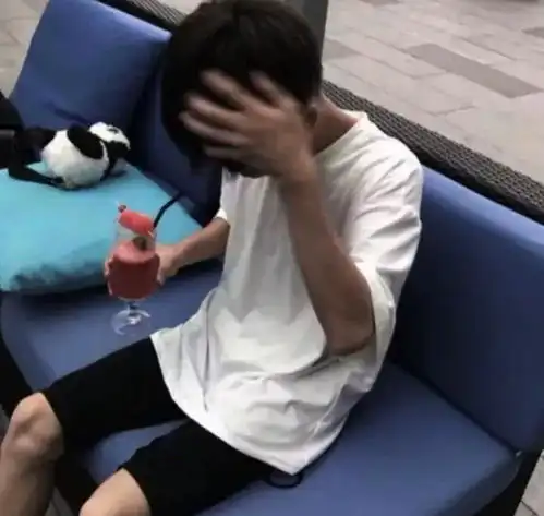 渣男海外男生头像