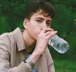 近视眼每年增加100度这几物经常吃,度数慢慢降下来