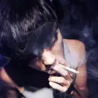 社会大哥抽烟的照片微信头像图片大全