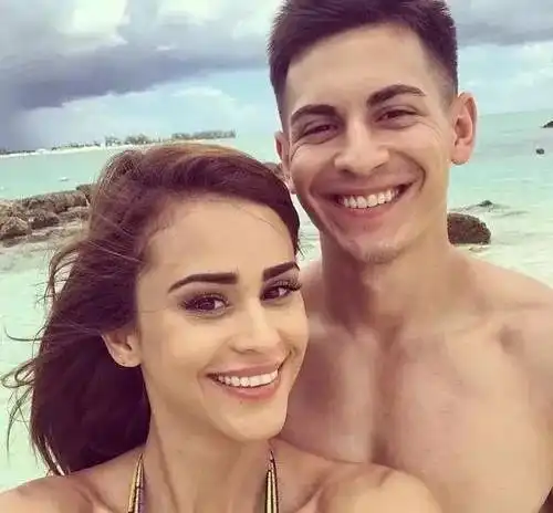 游戏真的比女朋友重要为了打游戏他竟然甩了全球最性感美女主播