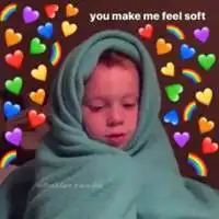 可爱假笑男孩头像欧美假笑男孩带字头像