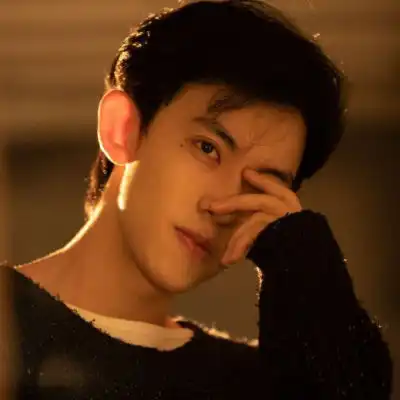 头像男伤感真人男生头像伤感孤独