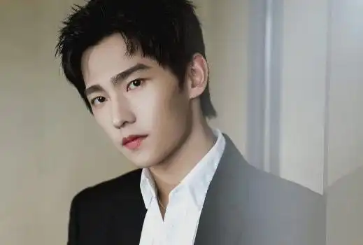 盘点杨洋的五段恋情绯闻从赵露思到乔欣,个个都很有故事