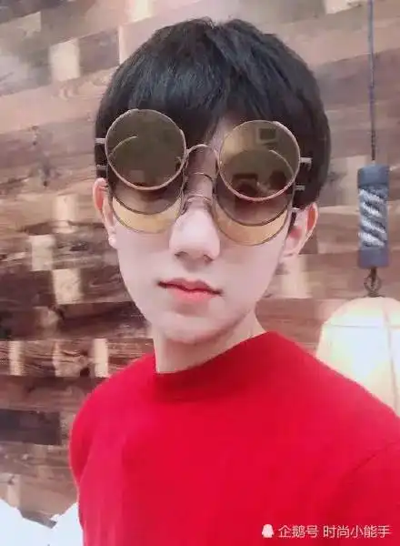 墨镜杀小凯清新,王源不走寻常路