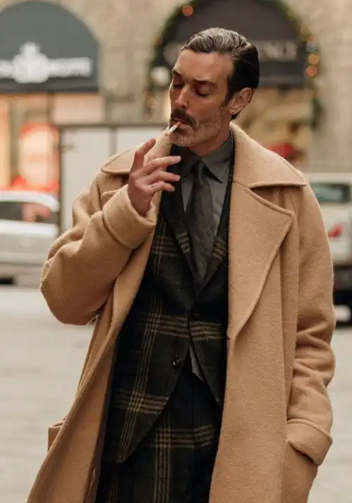 真正有品位的男人,都能穿好西装大衣风衣,这位超模就是模板